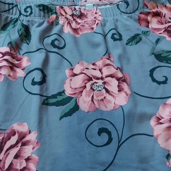 Skirts - Picture 6 of 9